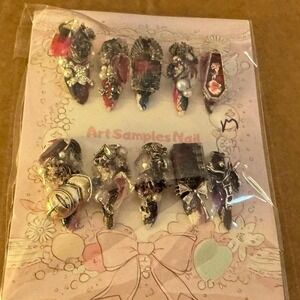 Crimson Veil‎ – Sculpted Press-On Nail Set